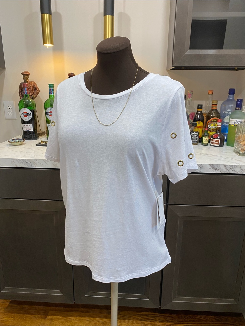 Carmen Marc valvo White stretch pull over pop over Tee shiny gold grommets